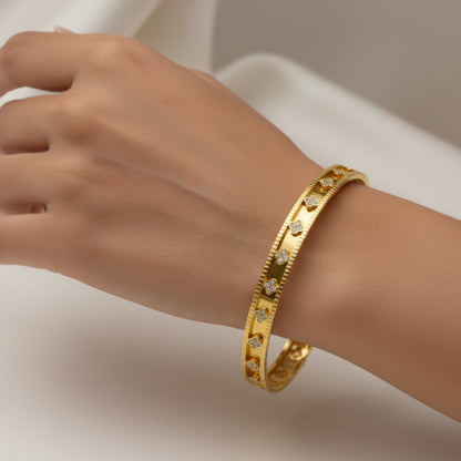 Premium Gold-Plated Hand Cuff – Adjustable